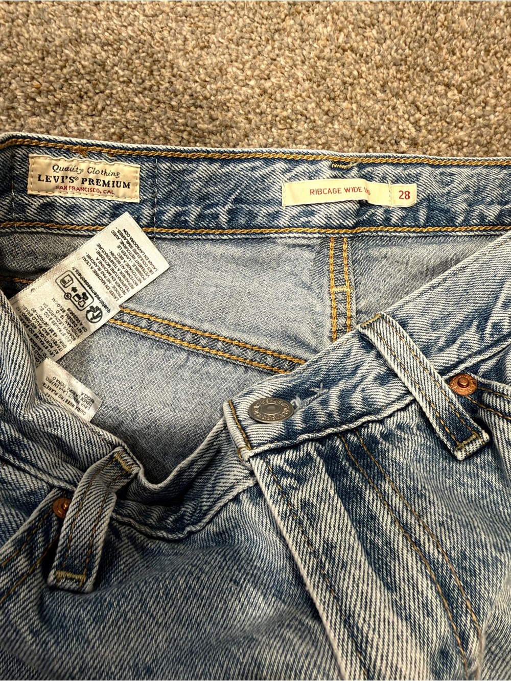 GT-0155 Levi’s Ribcage Wide Leg Jeans 28 Light Wash Distressed High Rise - Picture 3 of 7